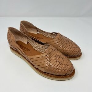 Huaraches by BearPaw Brown Leather Weave Sandals Size 9